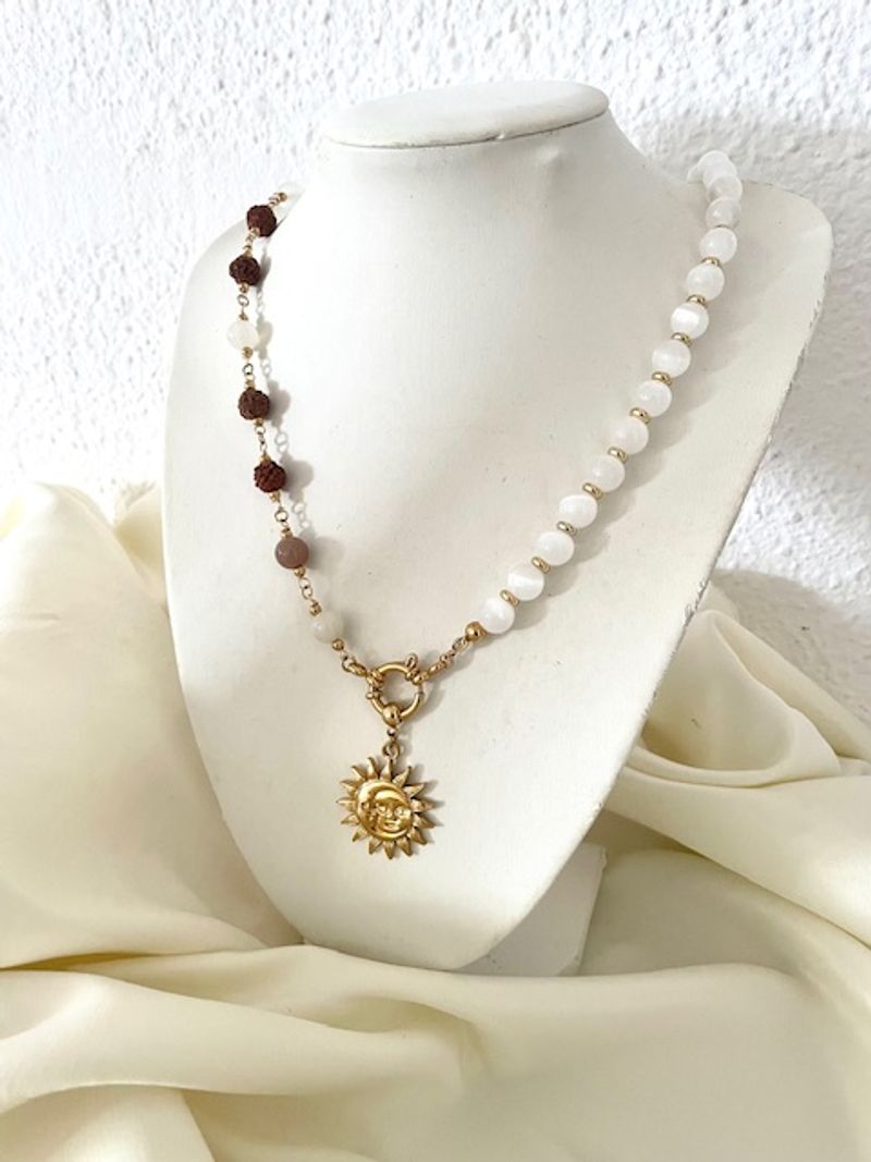 Eclat Lunaire necklace