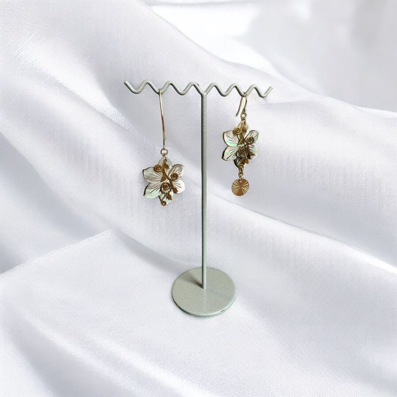 Mother-of-pearl earrings