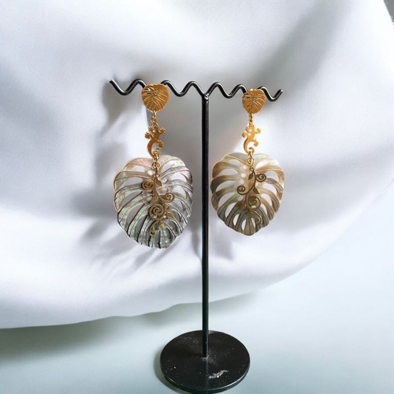 Monstera mother-of-pearl earrings